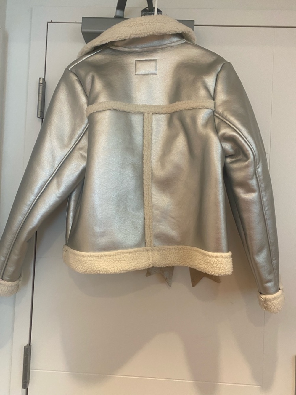 💕NEW💕Silver Jacket - Picture 4 of 4